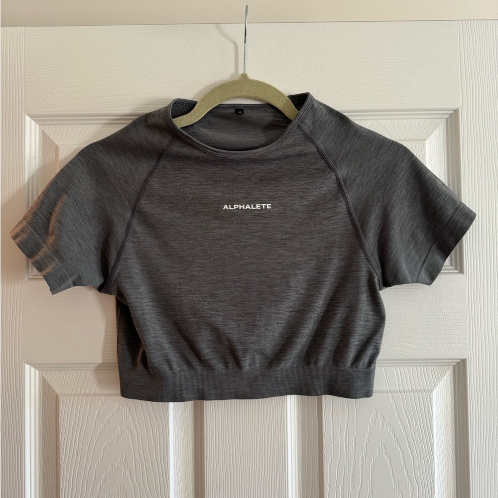 Alphalete Amplify Crop